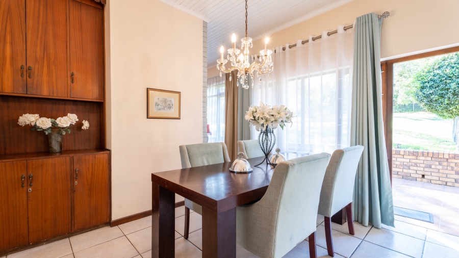 5 Bedroom Property for Sale in Uniepark Western Cape